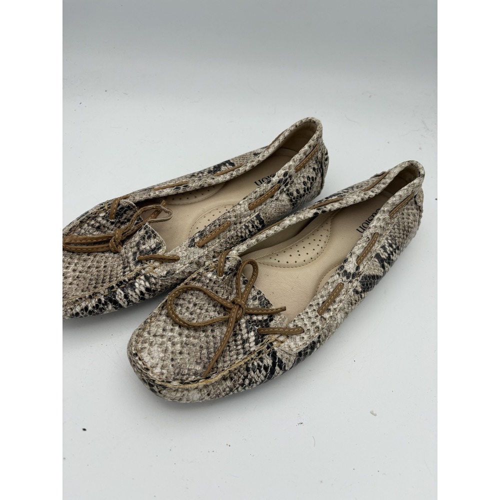 Caslon‎ Shoes Womens Size 7.5 Beige Leather Moccasin Flats Snake Print